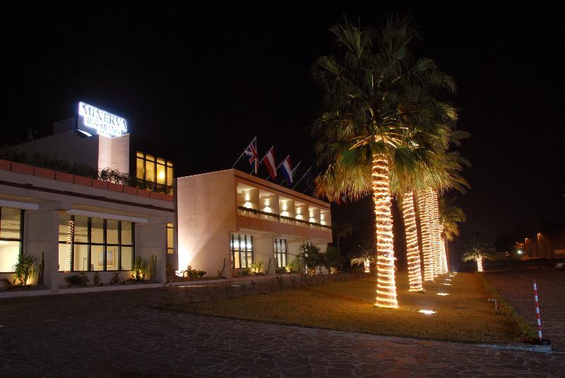 Minerva Resort Hotel Paestum Esterno foto