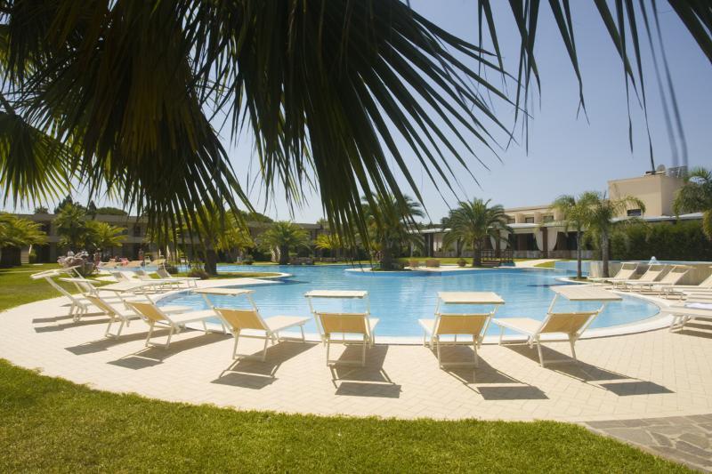 Minerva Resort Hotel Paestum Esterno foto