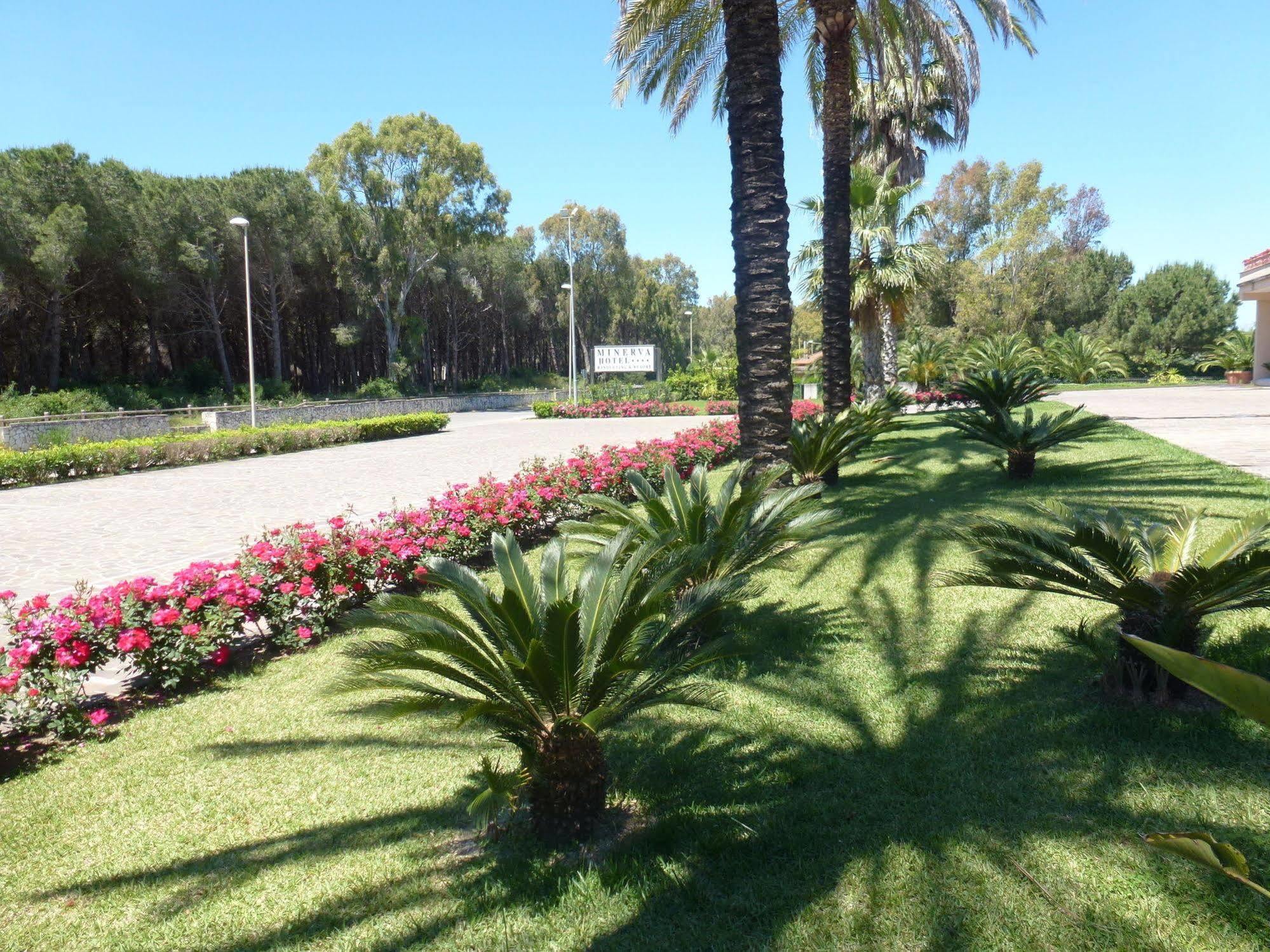 Minerva Resort Hotel Paestum Esterno foto