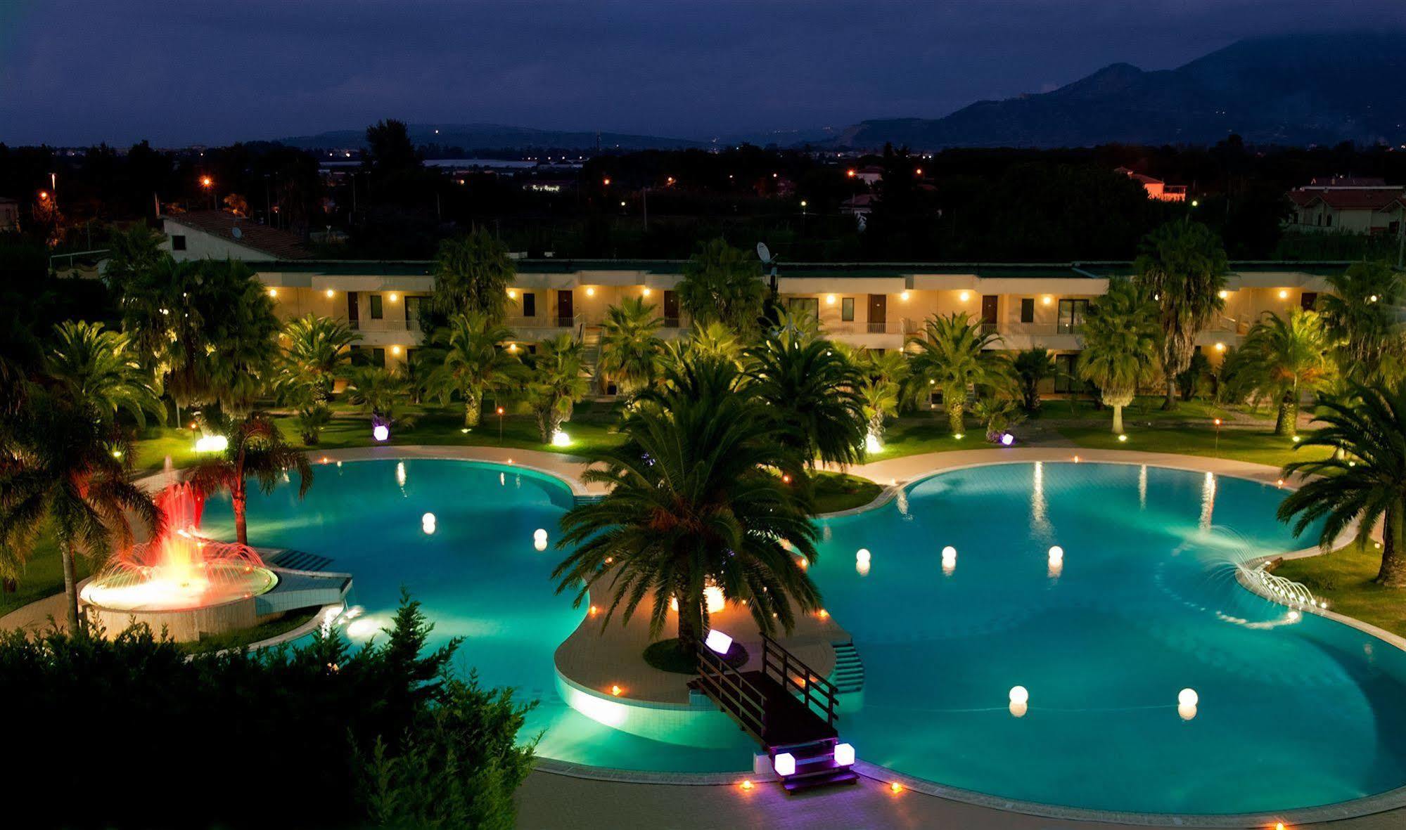 Minerva Resort Hotel Paestum Esterno foto